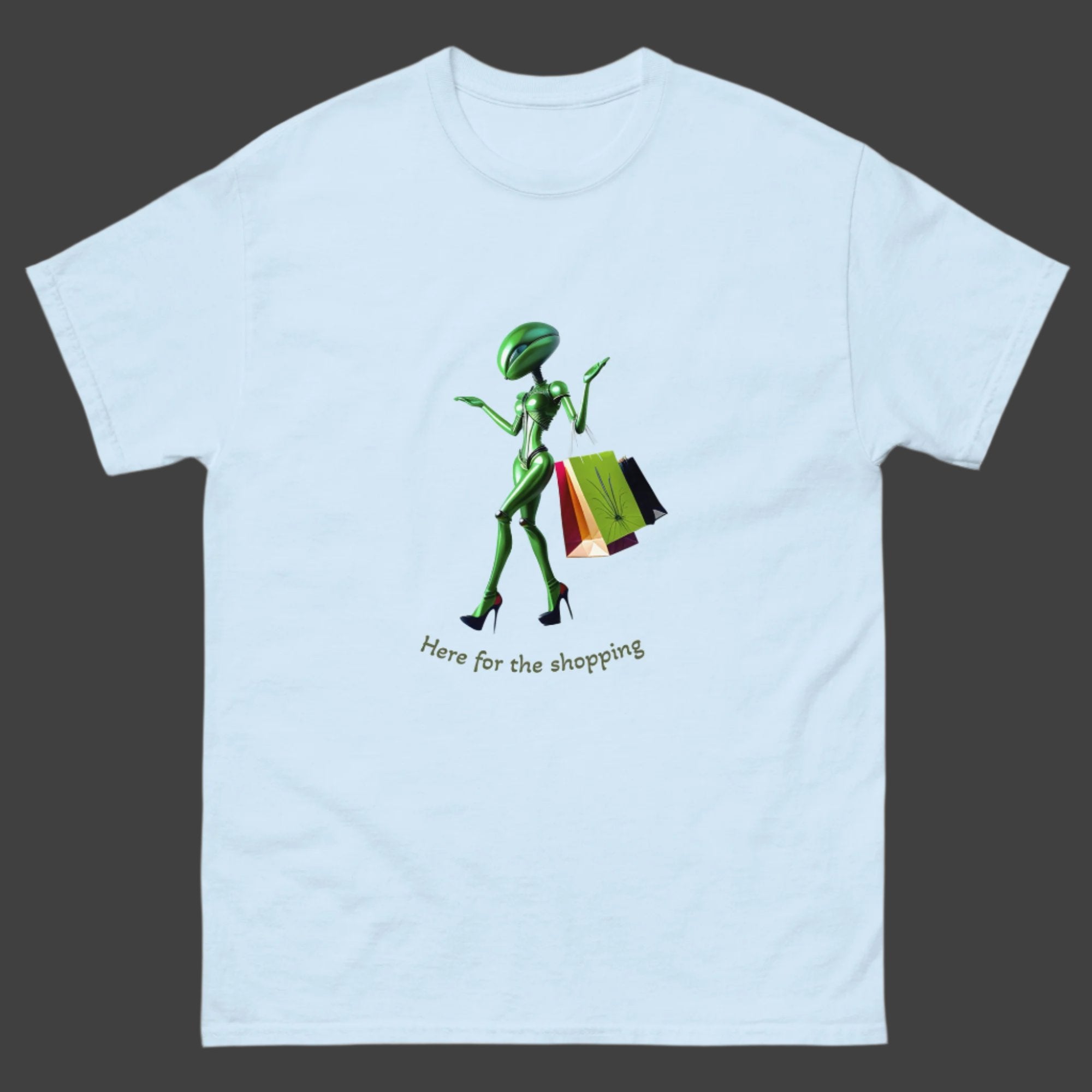Alien shopping T-shirt